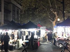 -吴山路夜市