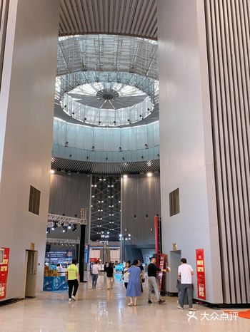 每年的车展都来看看,品牌云集大长腿车模狂拍去得比较晚