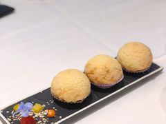 原创脆皮梅子叉烧包-广州酒家(汉国中心店)