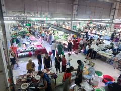 -红土地(地铁站)