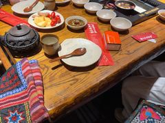 -老牌坊云南鱼豆花火锅(爱建店)