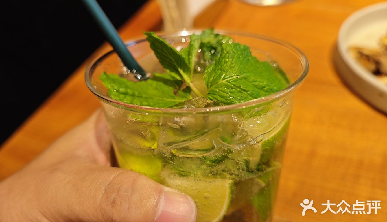 个人觉得他们家的招牌菜应该是沙甸烤半鸡和黑松露肉酱拌面