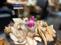 -一朵菌·野生菌探索家火锅(南亚店)