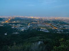 -鬼笑石后山停车场
