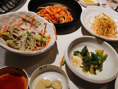 餐前小菜-本家韩国烤肉(青岛万象城店)