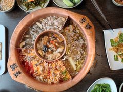 -滇釜火锅·能喝汤的火锅(车公庄店)