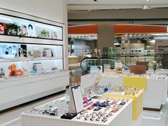 -J-Optical佳视明眼镜·蔡司视觉(青岛金茂览秀城店)