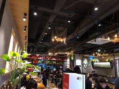 大堂-渝是乎酸菜鱼·川渝小炒(新世界百货望京店)