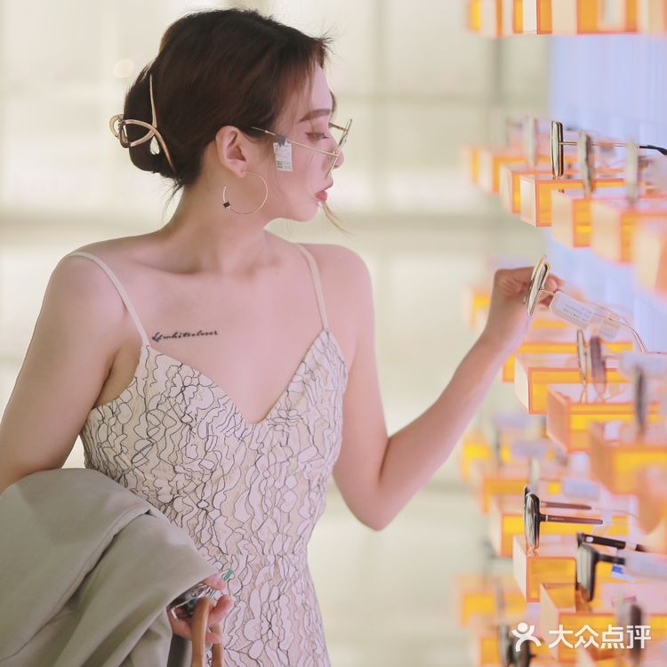 百元凹造型的秘密武器！眼镜店