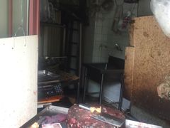 -梅记大块头爆鱼店(乍浦路店)