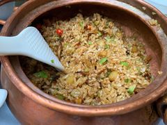 铜锅牛肝菌土豆炒饭-蔼若春.传承三十年云南菜(金碧公园店)
