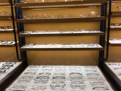 -罗伯特眼镜·蔡司官方授权(罗湖国贸店)