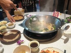-贵府酸汤牛肉火锅·贵州老字号(飞山街店)