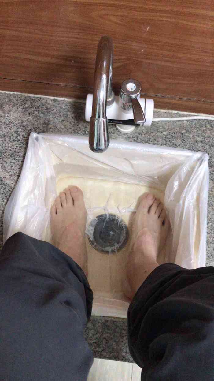 清华池(回龙观店)-"环境一般,服务人员态度都很好,搓澡技术一.