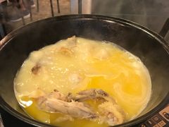 -鲜入围煮花胶鸡海鲜火锅