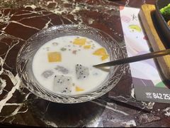 椰汁西米丸子水果捞-美客·美家西餐厅(恩广店)