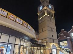 -王府井奥莱临潼小镇(临潼店)