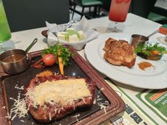 -西语炭烧牛排·西厨(滨湖万科里店)