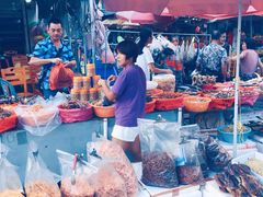 -霞涌市场海鲜摆卖区