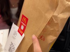 -麦当劳(上海虹桥站30B检票口楼上)