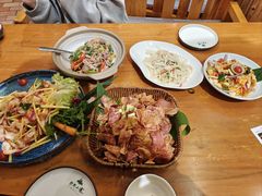 -老滇山寨•云南特色菜•地方菜•民族风情歌舞表演(金碧店)