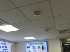 -Apple Store苹果手机电脑售后维修中心(浦东店)