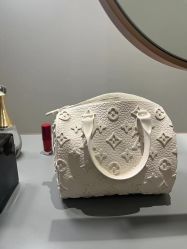 -LB·海菲秀牛奶光官方体验中心