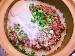 窝蛋牛肉饼煲仔饭-红星光发煲仔饭(文海店)