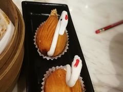 鲜果榴莲天鹅酥-陶陶居酒家(海岸城店)