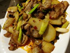 土豆回锅肉-兔行天下-鸿鹤鲜锅兔(中海国际店)