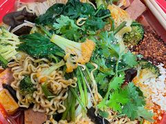 -老街称盘麻辣烫(东方新天地店)