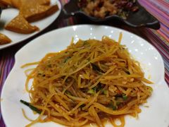 -香巴拉云南餐厅(华莱坞店)