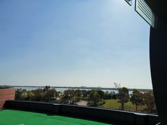 -上海滴水湖皇冠假日酒店