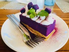 -Chom Cafe and Restaurant