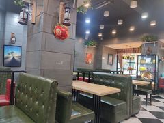 -愉肴麻辣香锅(中山路店)