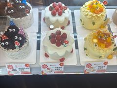 -花花卷卷·鲜食蛋糕(静安久光百货店)