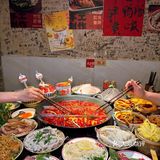 在重庆，吃一次就会N刷的火锅店。