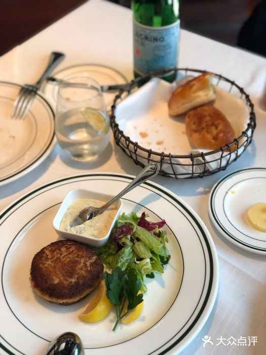 Wolfgang’s Steakhouse 沃夫冈牛排馆(上海白玉兰广场店)招牌蟹肉饼图片