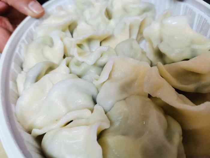 喜家婆手工剁馅饺子坊-"饺子味道不错,价格便宜量大,一盘有20个.