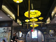 -沪小二炭火蛙锅(淮海中路美食不夜城店)