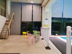 -七彩阳光游泳俱乐部(江北远洲店)