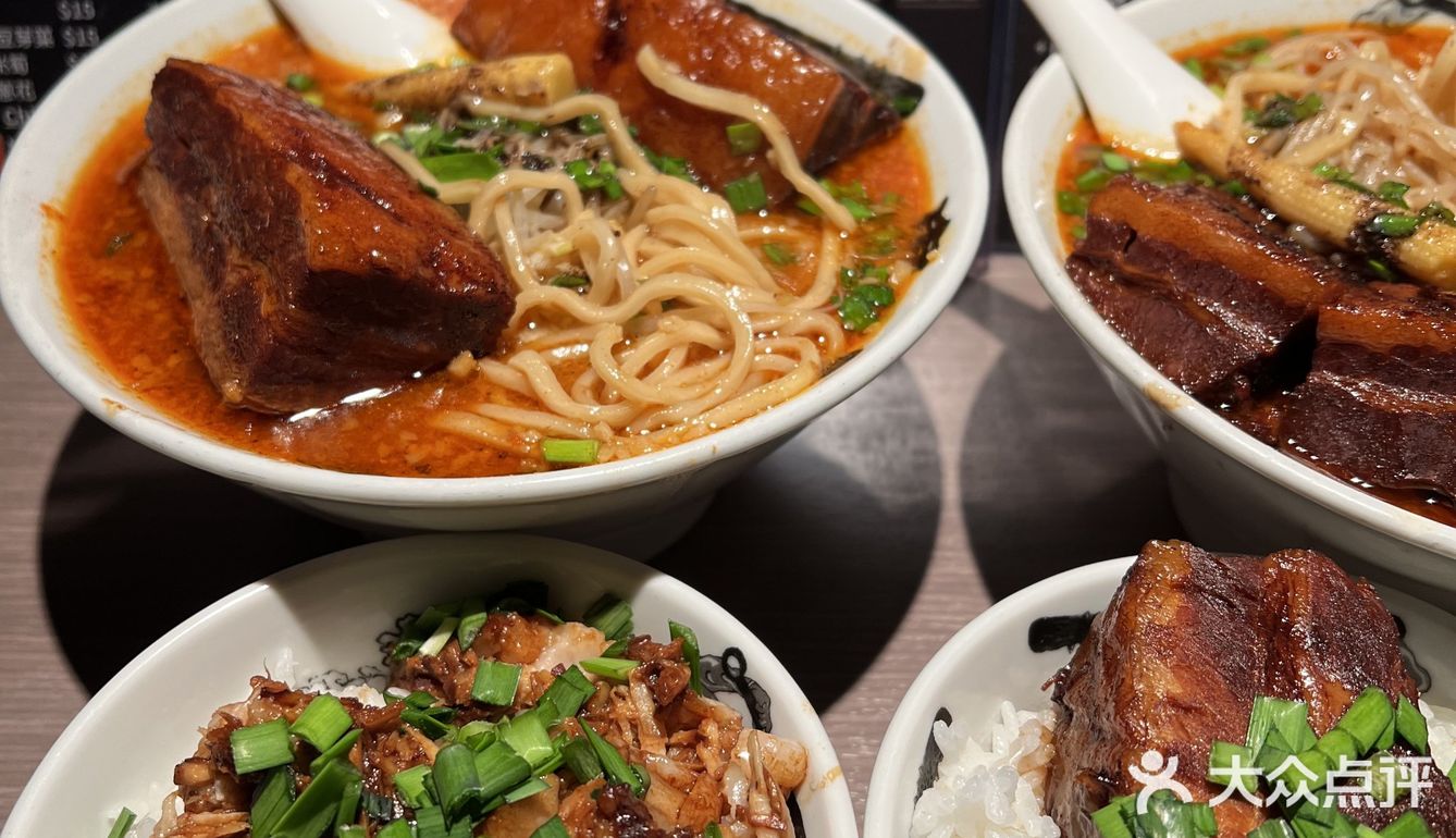 一口魂穿东京！这家拉面店我能炫三碗