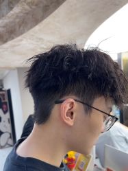 -宫铭烫发染发接发店