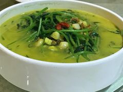 大虾碗干煮茼蒿-长春市茶啊衝饭店(南湖公园店)