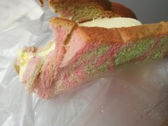 面包夹榴莲雪糕-詹爷爷乌节路街头冰淇淋