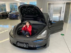 -TESLA 特斯拉(上海太古汇体验店)