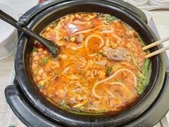 -花馬肆.云南过桥米线(汉神购物广场现场熬汤店)