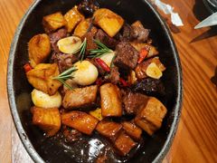 安格斯铁板蒜香牛肉粒-CRAZYONES西班牙海鲜饭(上海美罗城店)