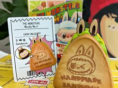 -泡泡玛特POPMART(上海环球港店)