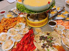 日进·小龙虾-日进一片海.生腌海鲜火锅.宵夜烧烤(三里屯总店)